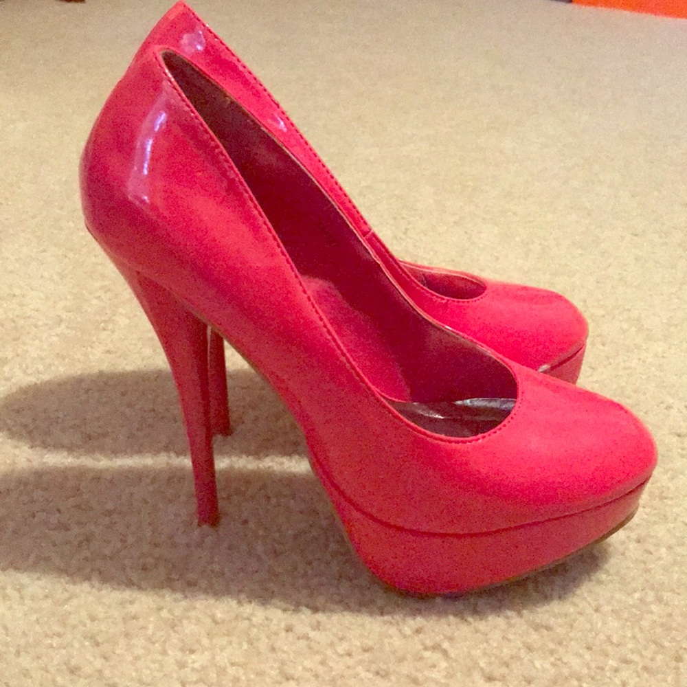 Hot Pink High Heels 💕